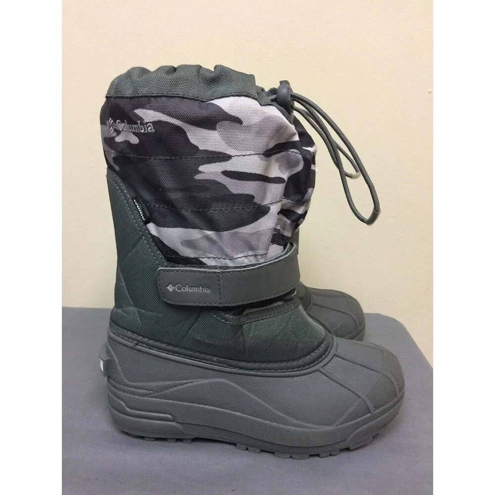 Columbia Kids Camouflage gray/purple Winter Boots, size 3